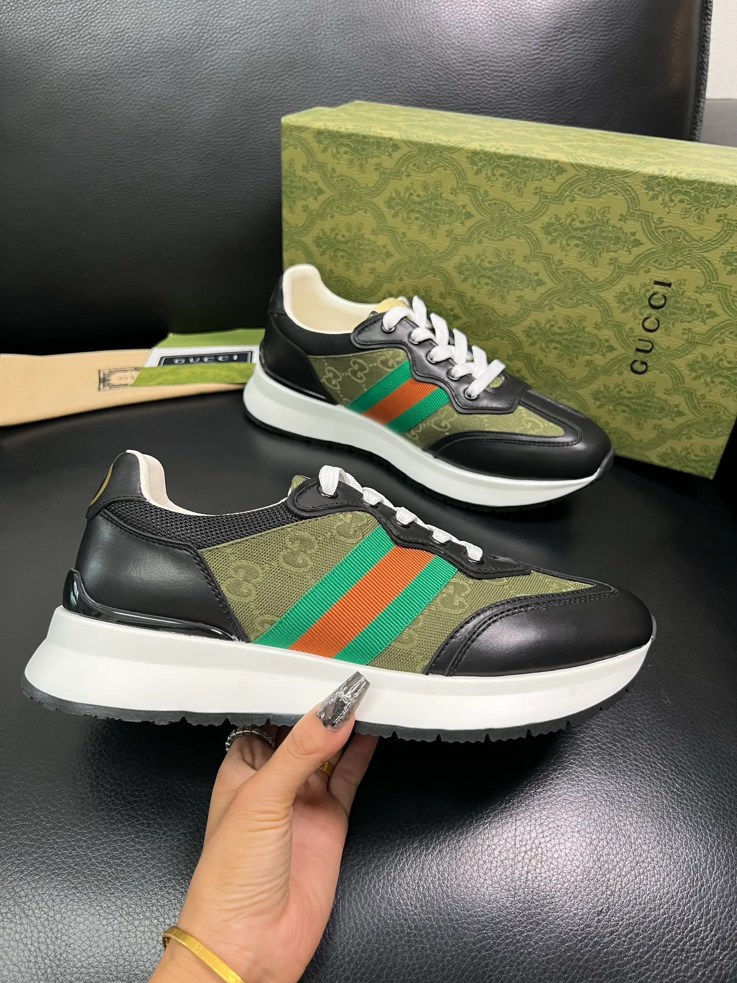 Men's shoes 💰800 Gucci top purchasing Gucci counter new model, original factory configuration of imported cowhide from Italy with printed cloth fabric, imported cowhide lining, breathable and comfortable, sole: original factory special sole is super comfortable, original factory and single goods are high quality, welcome to compare, code number 38-44 (customized 45 46) 85865